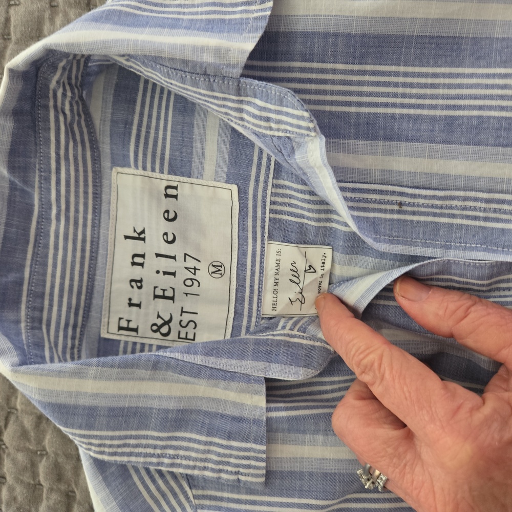 Frank & Eileen Blue/White Casual Button Down Shirt Fine Weave 100% Cotton Sz M